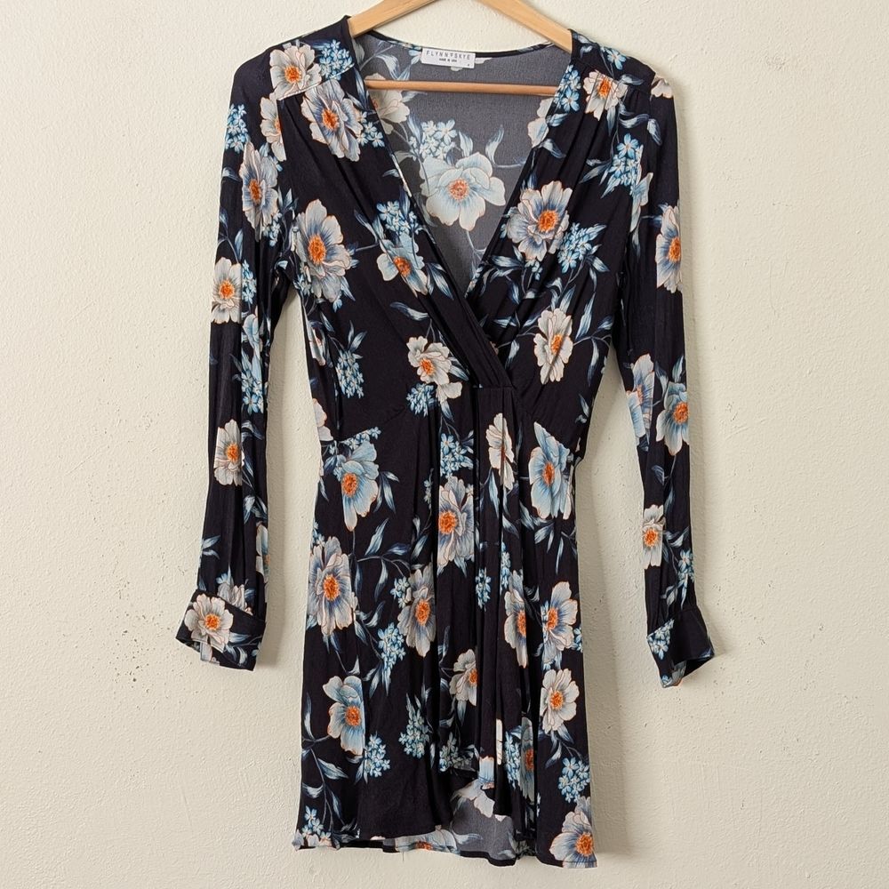 Flynn Skye Floral Mini Dress Sz Med Navy Blue Floral Long Sleeve Faux Wrap Rayon